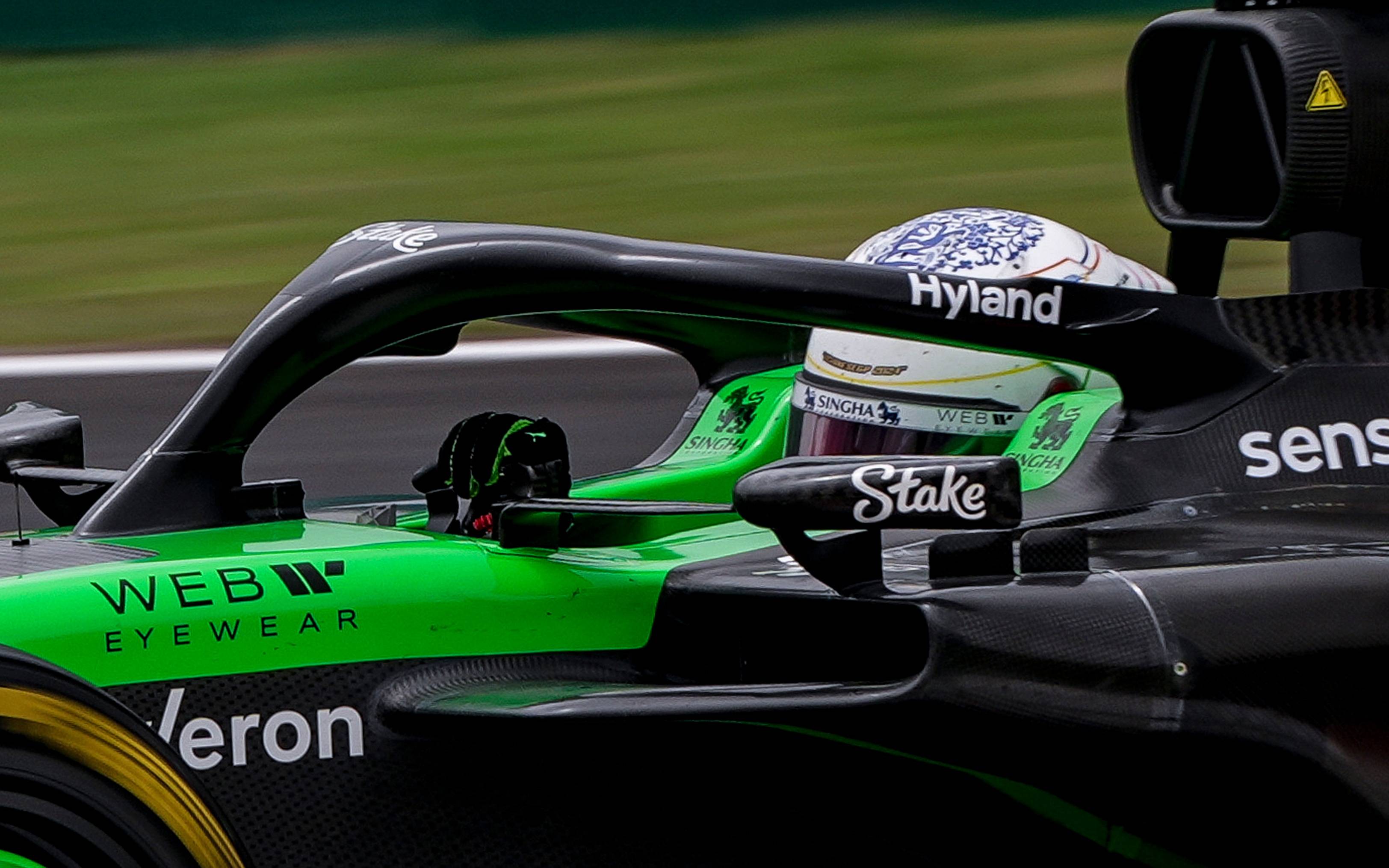 阿斯顿马丁轻取红牛二队，周冠宇点燃赛场