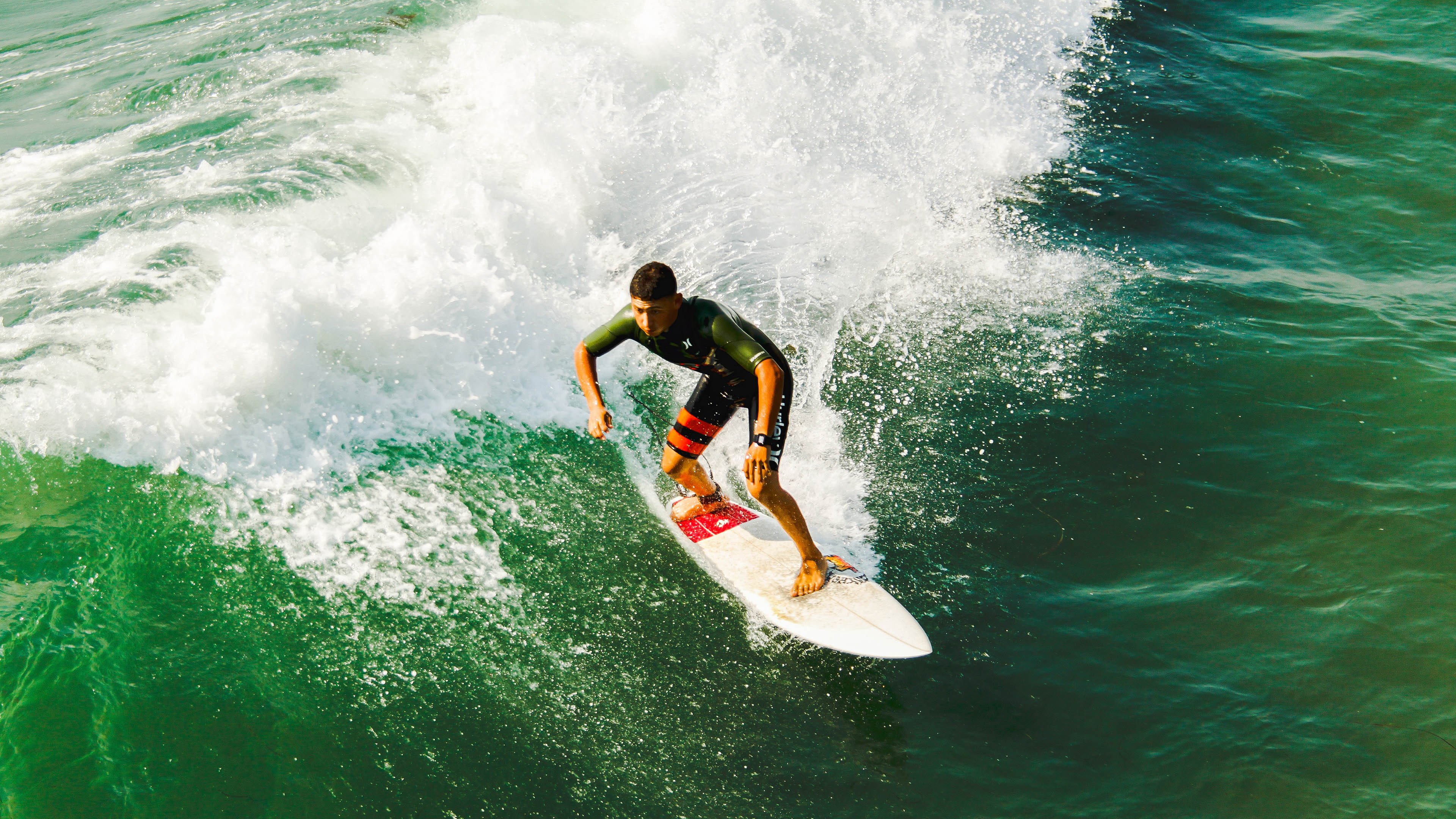 爱游戏下载-足球之夜，阿圭罗闪耀，牙买加收割玻利维亚