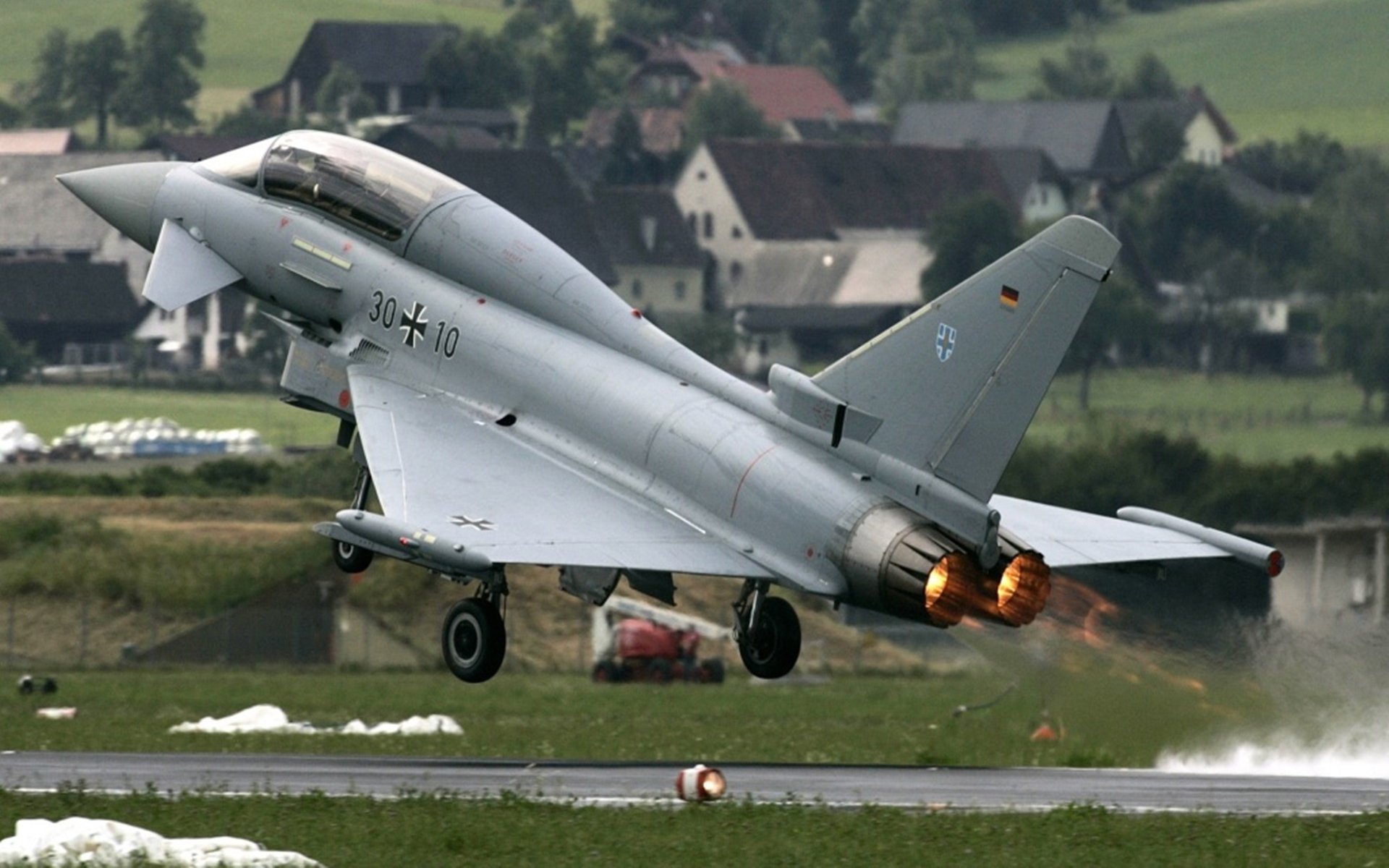 美加墨的钻石之夜，一粒传球如何愈合伤痕，照亮王座