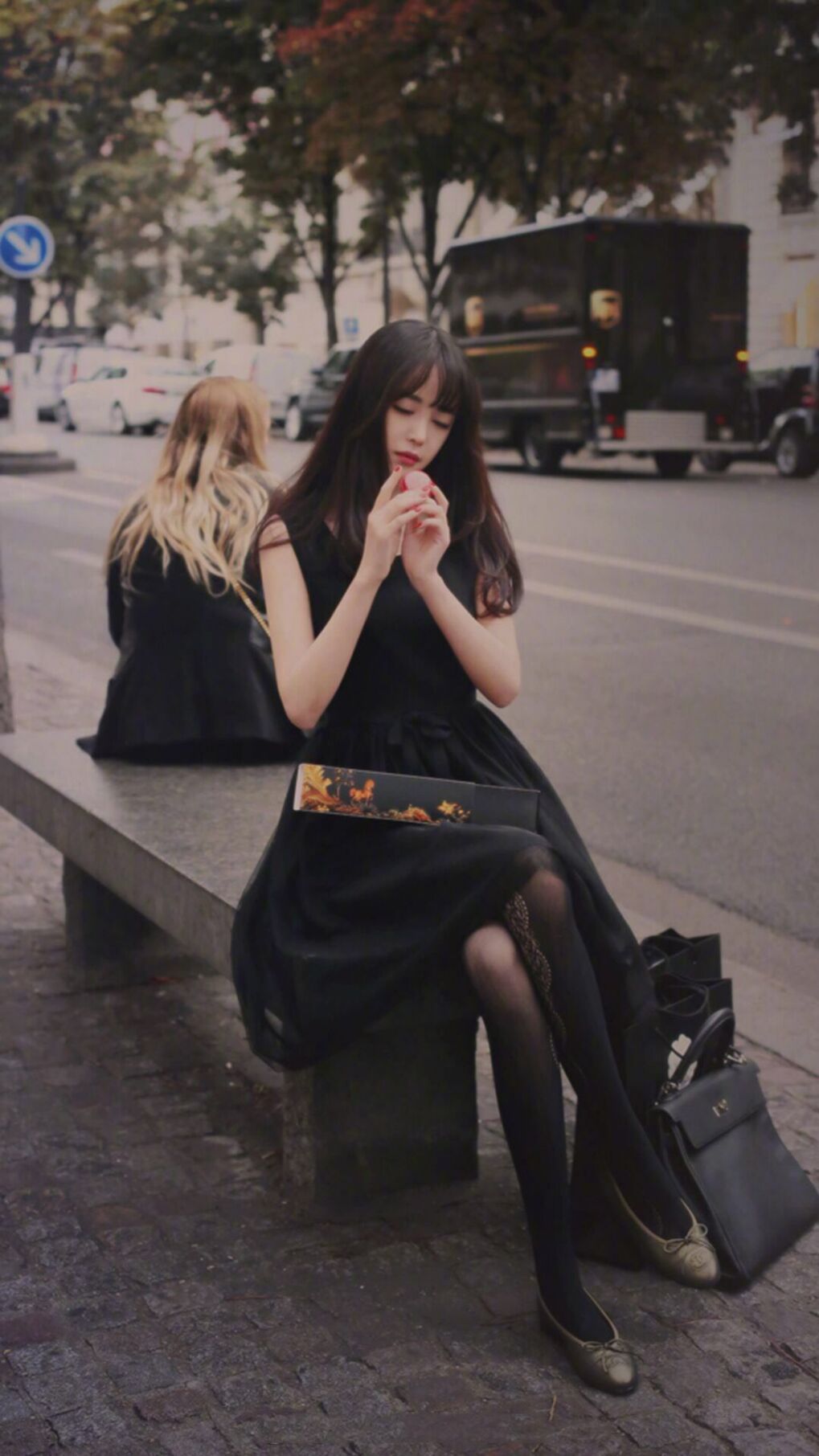 平行宇宙交汇夜，当库里在上海滩投出那记终结时空的三分球