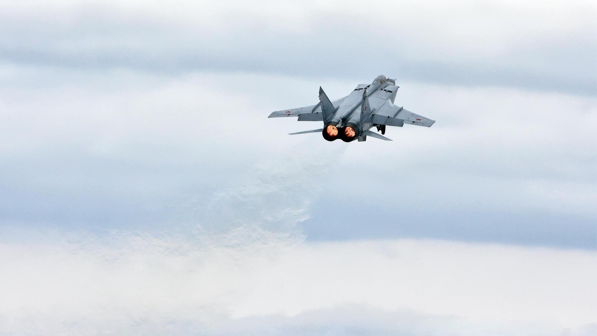 破冰船与手术刀，当阿根廷的狂潮淹没日本时，德布劳内证明了个人主义的永恒价值