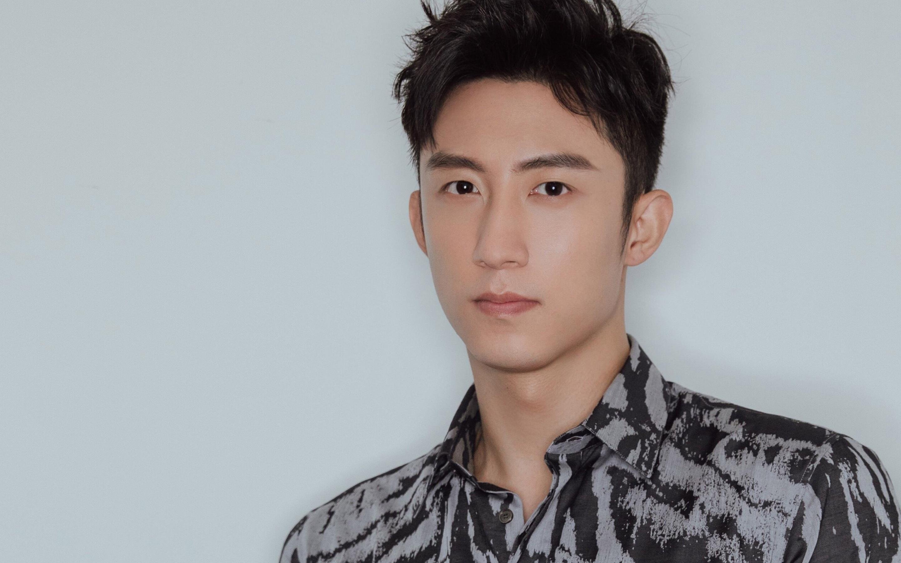 闪耀东方，拉梅洛·鲍尔关键爆发助太阳灼伤上海，展示跨篮球文化的统治力