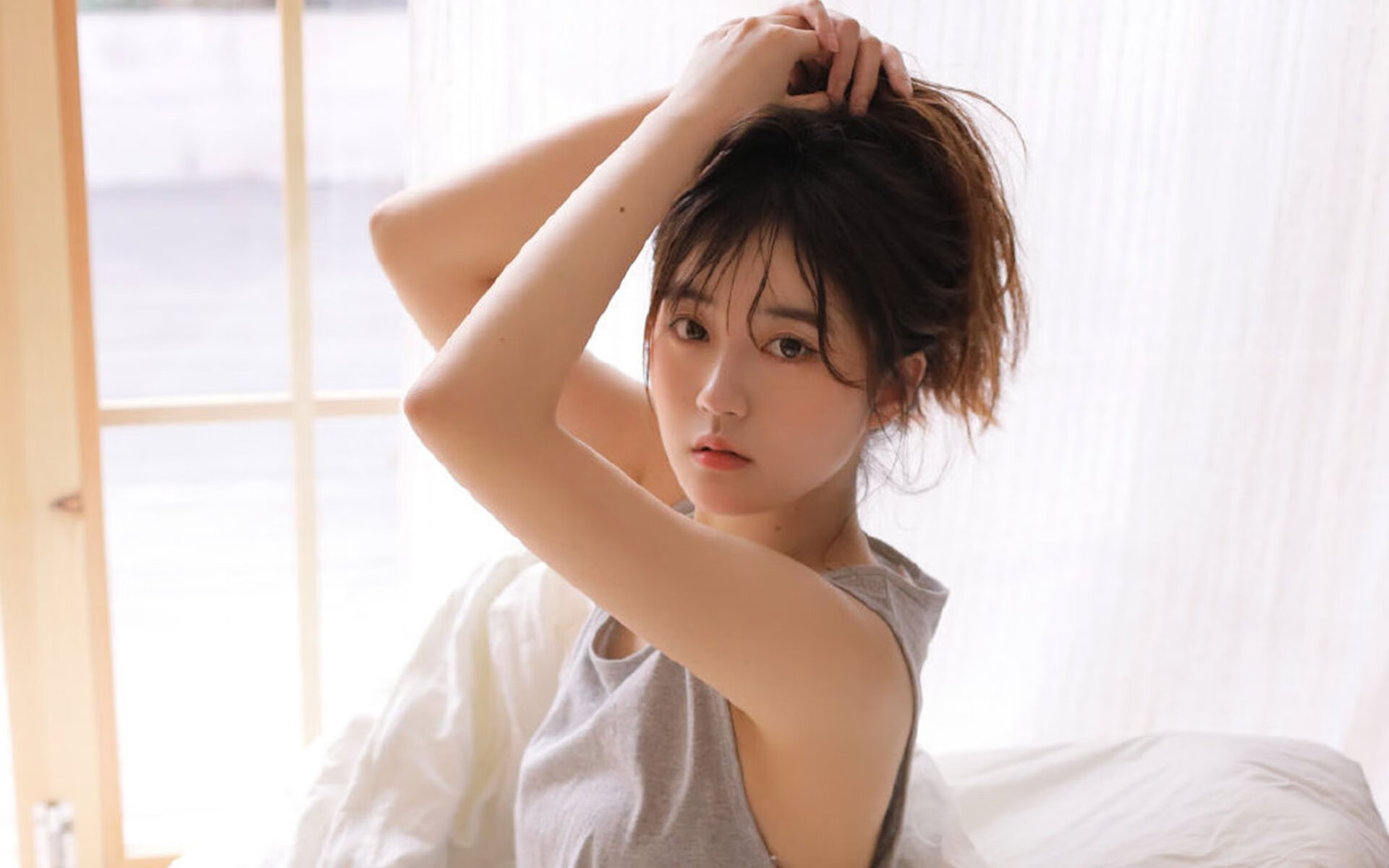 绿茵场与硬木地板的共鸣，论顶级竞技中末段爆发的意志共性